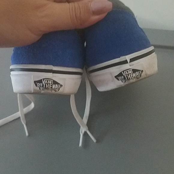 Vans - Picture 3 of 4